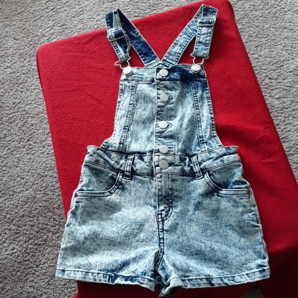 Like New! Kids Vintage style Overall Jean Shorts